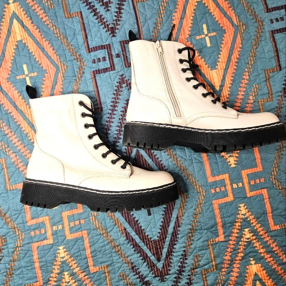 NWOT‎ Sincerely Jules Harley lace up boots - Picture 1 of 7